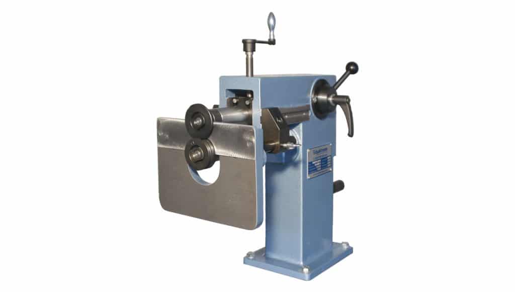 Beading and flanging machines with manual drive Type SMW 50.02 and SMW 56.02